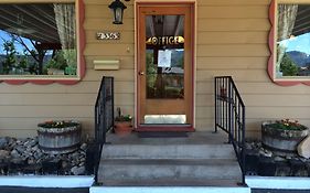 Caboose Motel & Gift Shop